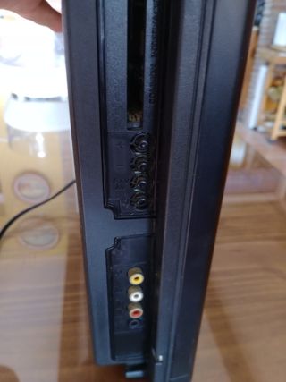 Televisión pequeña OKI