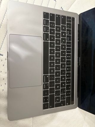 MACBOOK PRO