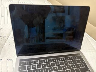 MACBOOK PRO