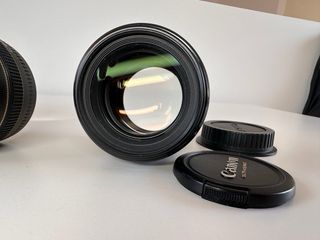 Canon EF 85mmf 1.8  + parasol original +(2filtros)