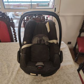 Porta-bebés Bebeconfort con adaptadores