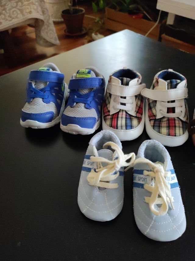 Zapatitos bebé talla 19 y 18