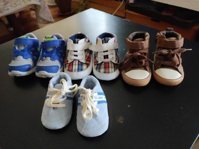 Zapatitos bebé talla 19 y 18