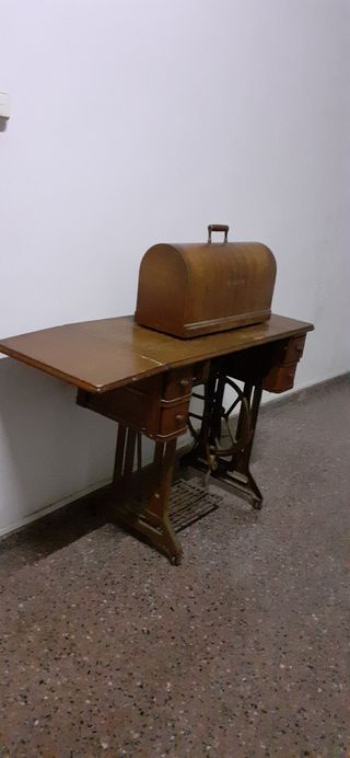 MAQUINA DE COSER.ANTIGUA SINGER