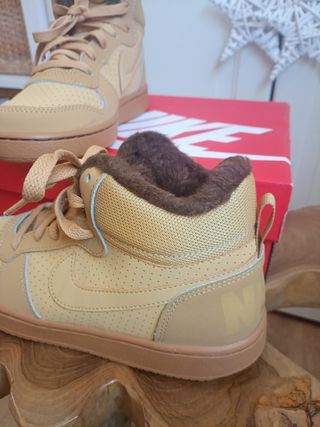 Nike court borough mid wntr GS ! originales!