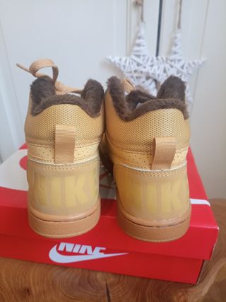 Nike court borough mid wntr GS ! originales!