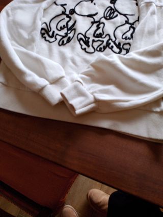 Felpa bianca con Snoopy Zara