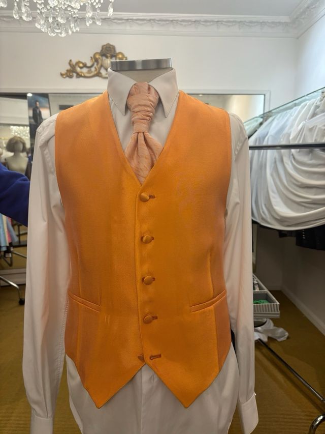 Chaleco traje naranja + corbatón