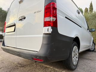 Mercedes-Benz Vito Furgon 111