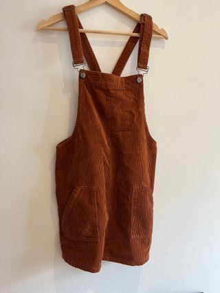 Peto de pana marrón/tostado. Marca: 24 colores. S