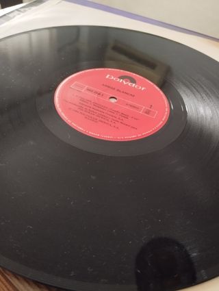 VINILO ARMAS BLANCAS