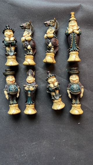 8 FIGURAS DE AJEDREZ GNOMOS