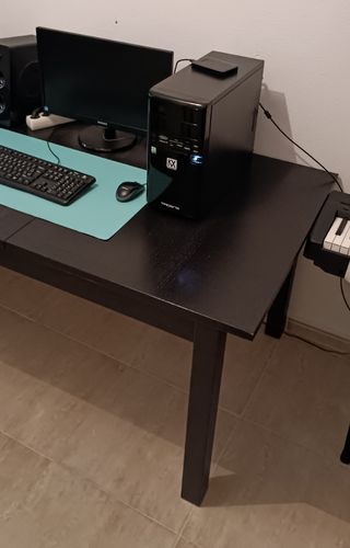 Mesa de madera maciza