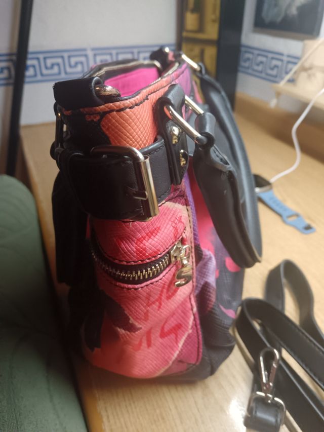 La nuova borsa di Uneven