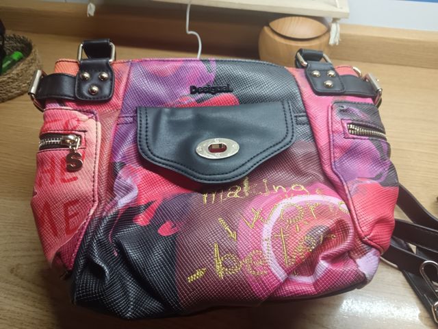 La nuova borsa di Uneven