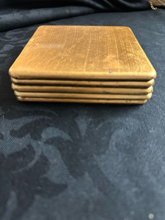 5 bases de copos douradas