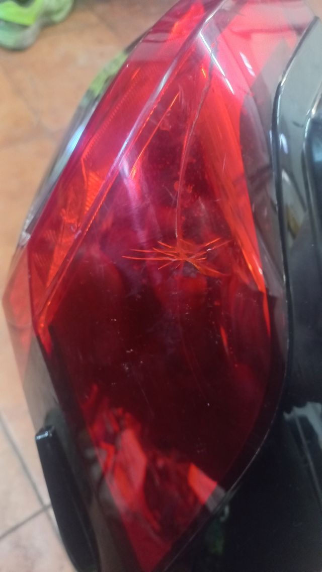 Piloto trasero de toyota derecho