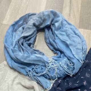 Jersey boton plata camisa y pañuelo