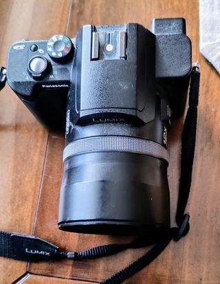 Cámara de fotos Panasonic Lumix DMC-FZ10