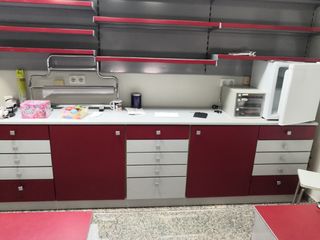 Mobiliario tienda y oficina