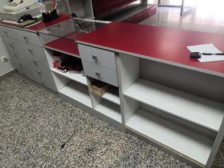 Mobiliario tienda y oficina