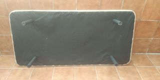 Base tapizada con patas