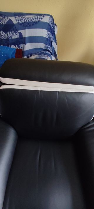 Sillón negro piel sintética no hago envíos 