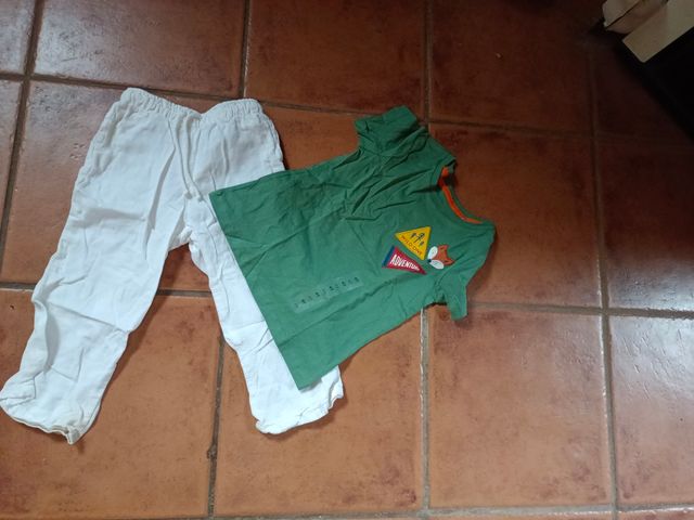 Conjunto pantalón y camiseta