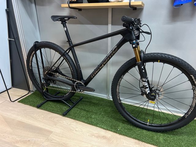 Megamo factory 05 talla :L 