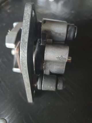 Pinza trasera quad 