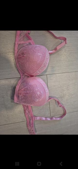 Sujetador rosa de encaje