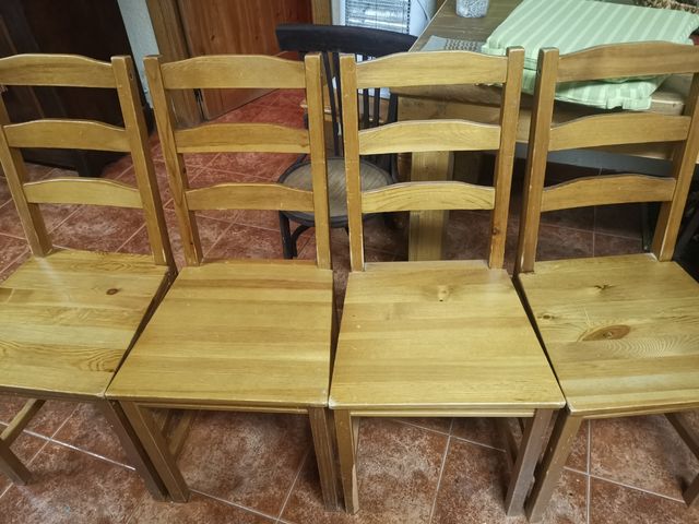 4 sillas de pino