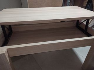 Mesa enfrente el sofá