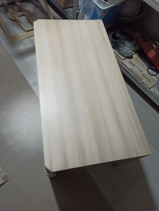 Mesa enfrente el sofá