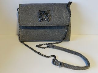 Bolso bandolera fiesta. Gris plata