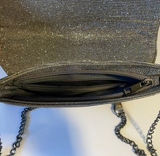 Bolso bandolera fiesta. Gris plata