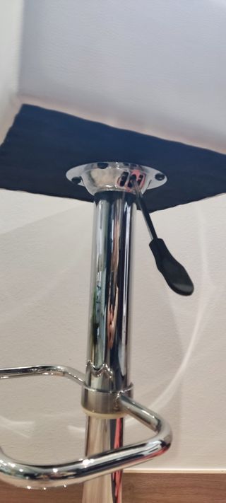 Taburete regulable en altura