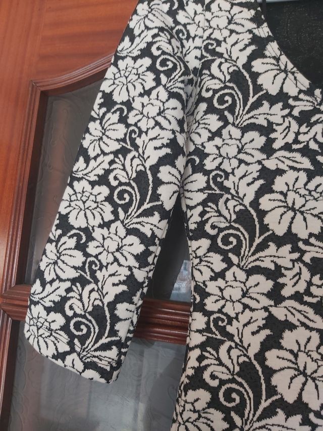 Vestido nuevo con etiqueta