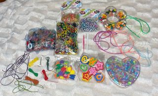 Kit de Pulseras y Collar  Gomas Fluorescentes