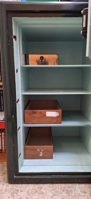 Caja fuerte grande metálica 