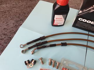 Pastillas freno y latiguillos metálicos Honda CBR