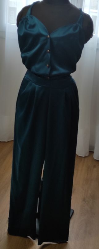 Calças e blusa ,azul petróleo