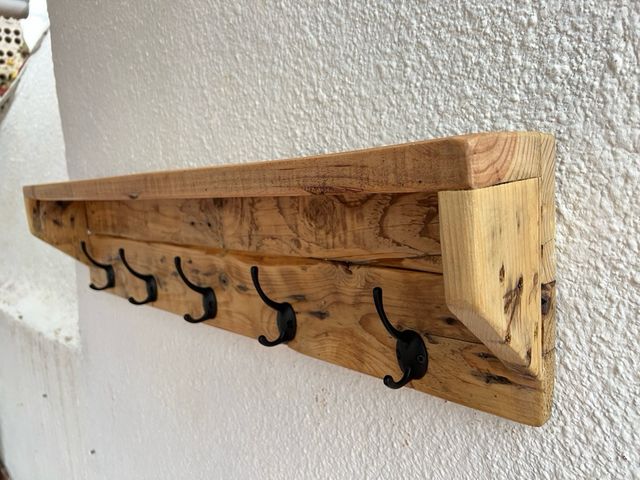 Perchero rustico con balda 5 ganchos