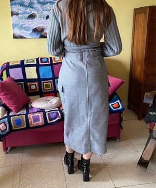 Falda midi gris invierno Mango