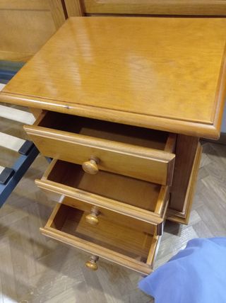 Somier, 2 cabeceros y mesilla