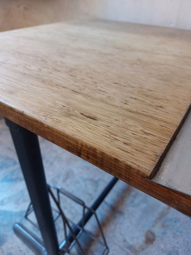 Pupitre y sillita de colegio