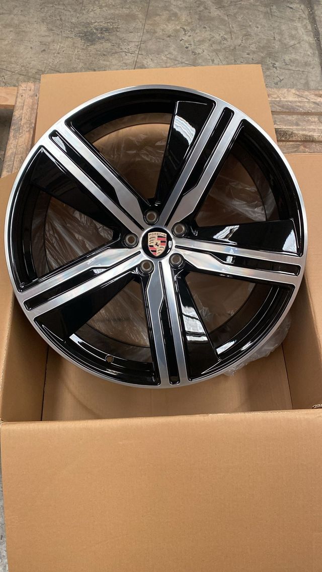 LLANTAS 22" MACAN TURBO BLACK