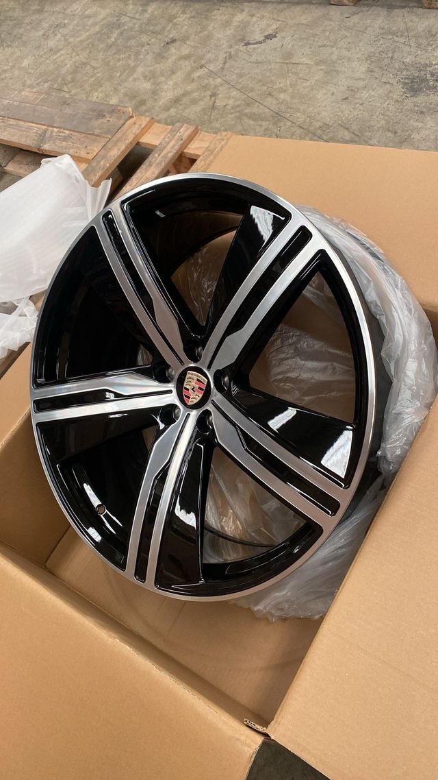 LLANTAS 22" MACAN TURBO BLACK