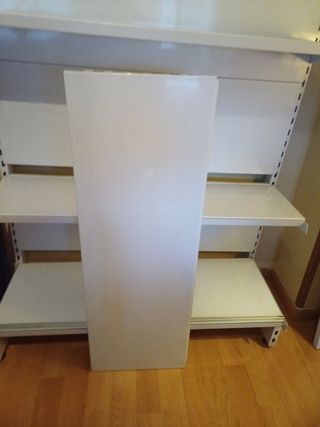 Estanteria de tienda o supermercado