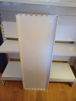 Estanteria de tienda o supermercado